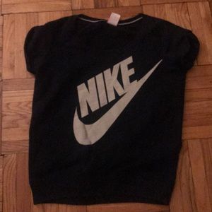 Nike short sleeve sweatshirt